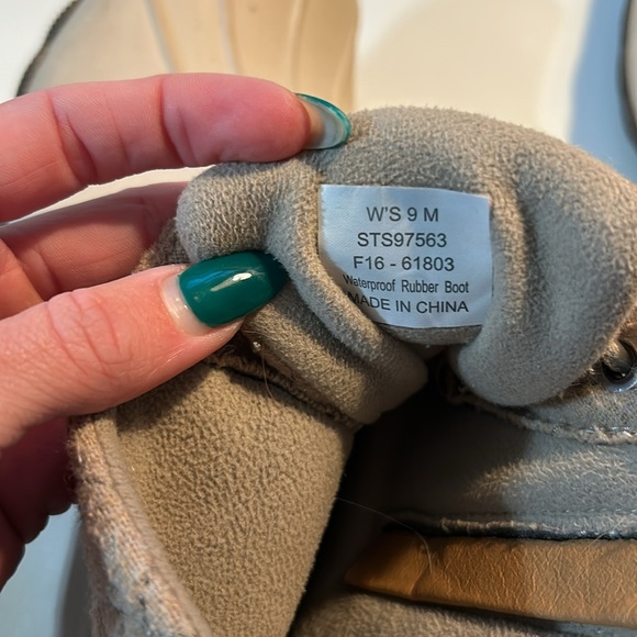 Tan sorry boots - size 9 W - Picture 4 of 4